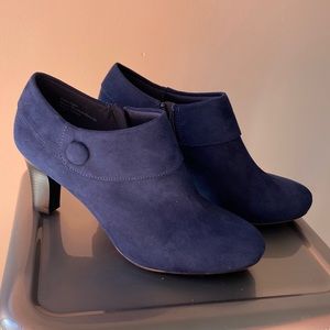Amelia Grace Navy Blue Bootie NWOT